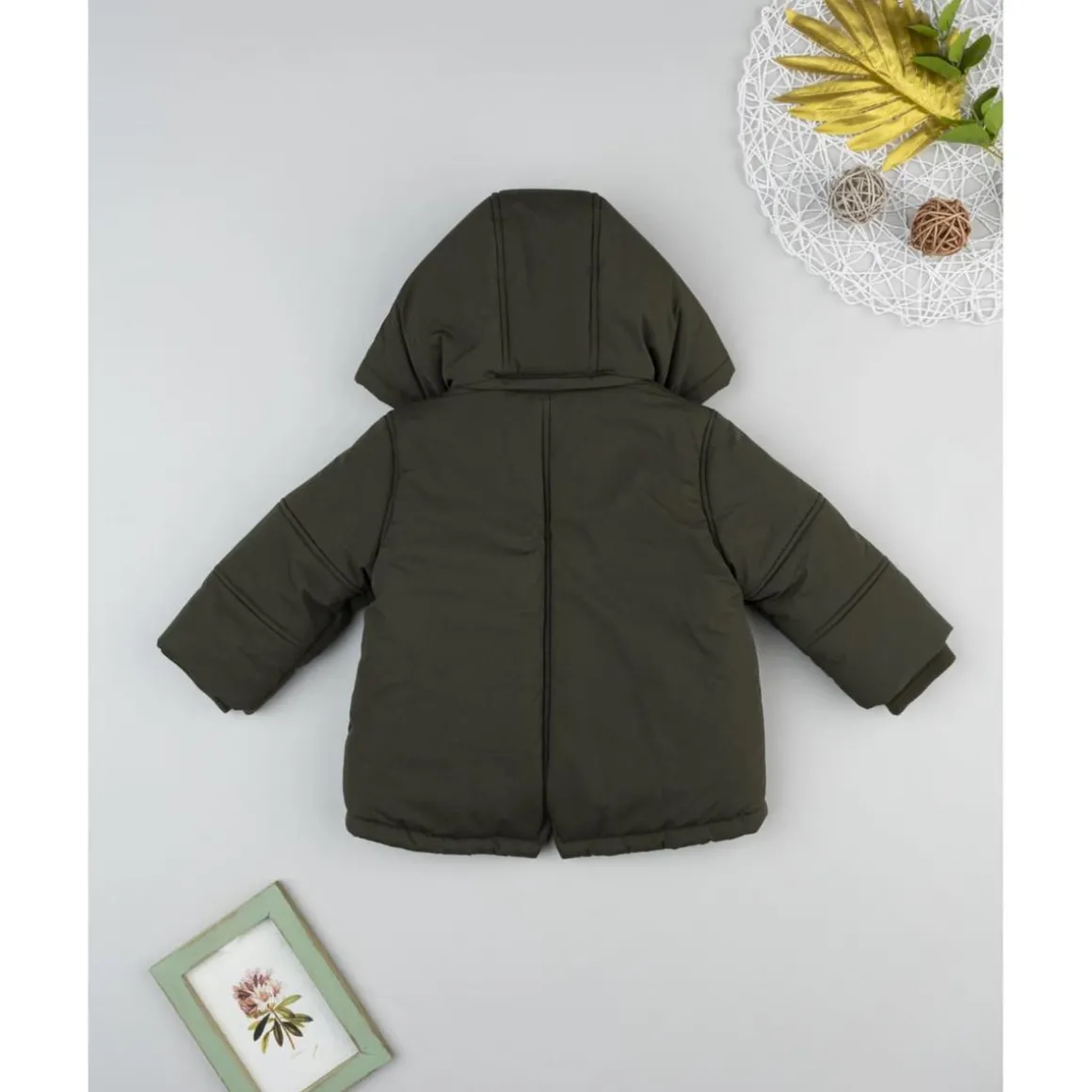 Abrigo acolchado verde con pelo sintético para niño
