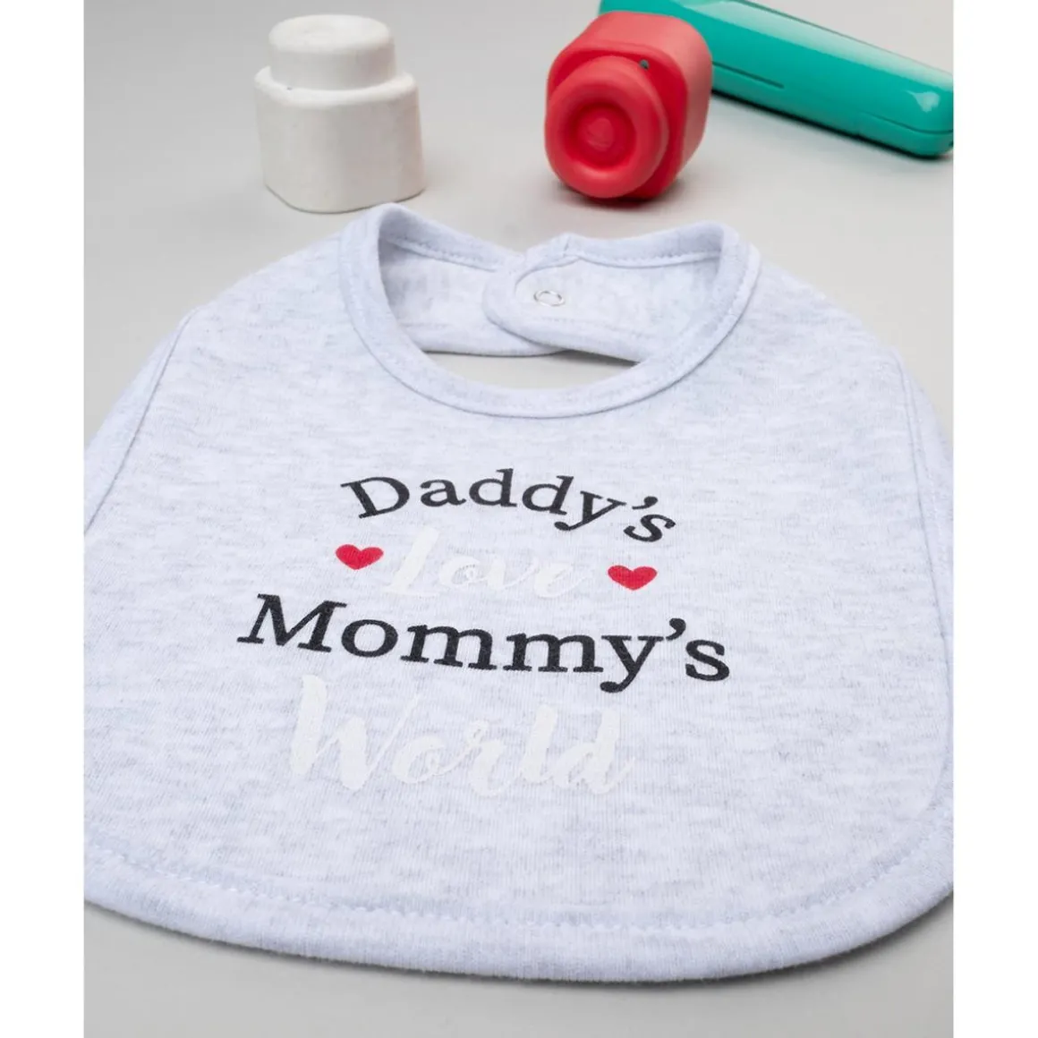 Babero Unisex Blanco "Daddy Mommy"