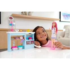 Barbie - Barbie y su pastelería