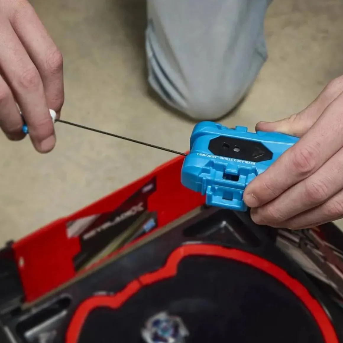 Beyblade X - Lanzador con cuerda y Cobalt Dragoon 2-60C