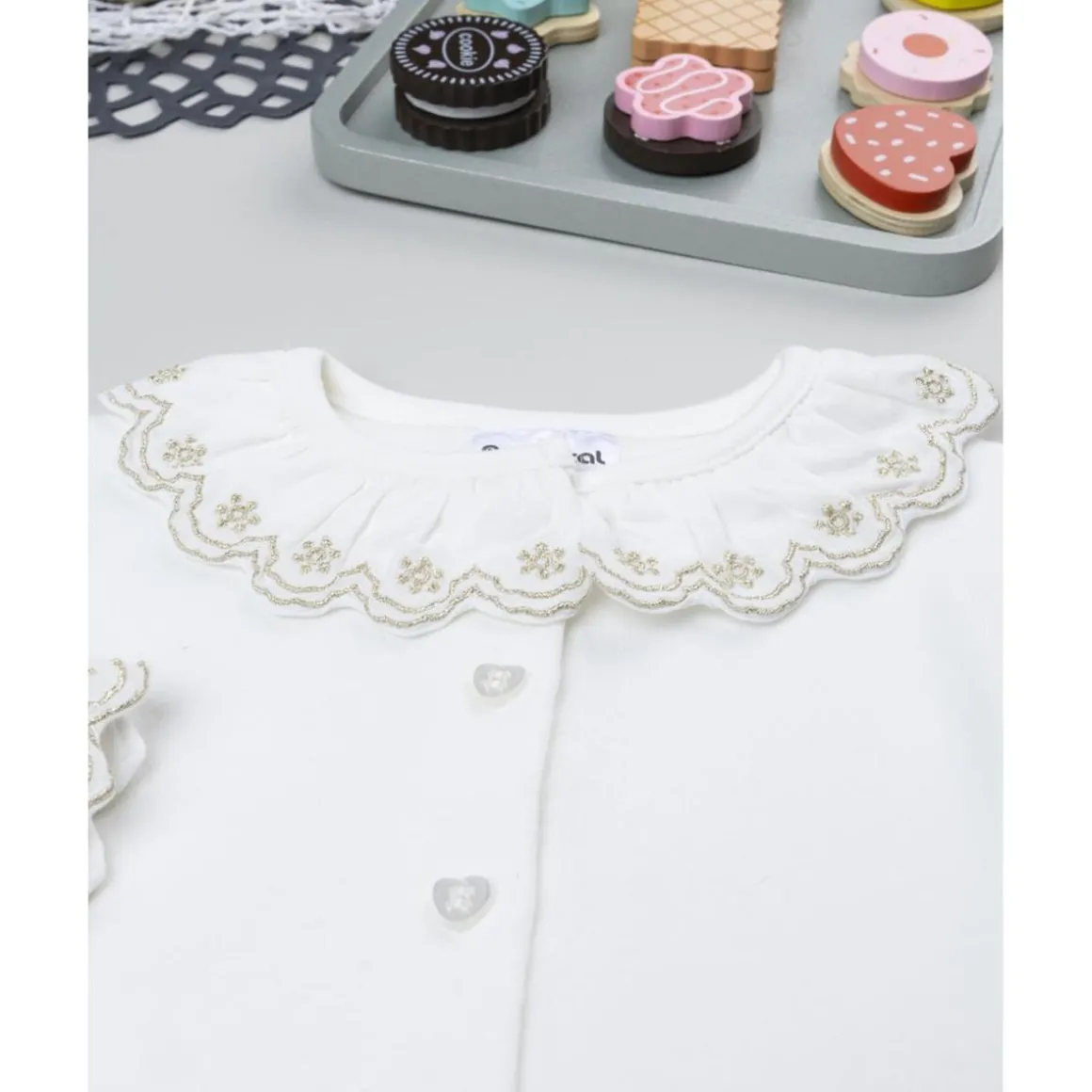 Body bebé blanco con cuello bordado