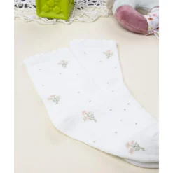 Calcetines niña blancos con flores bordadas
