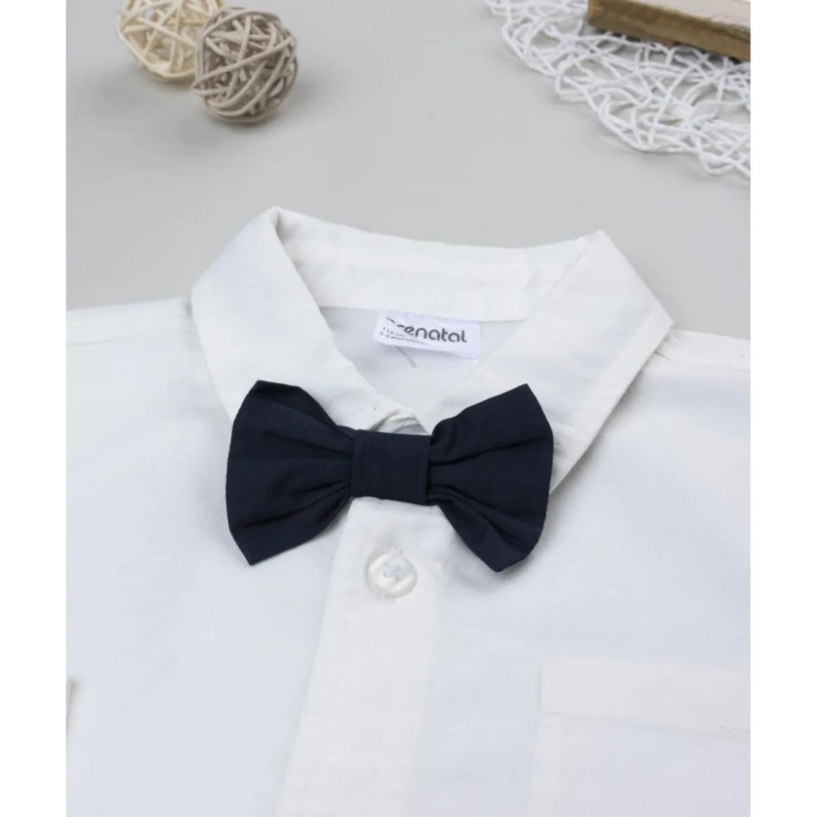 Camisa niño blanca con pajarita azul