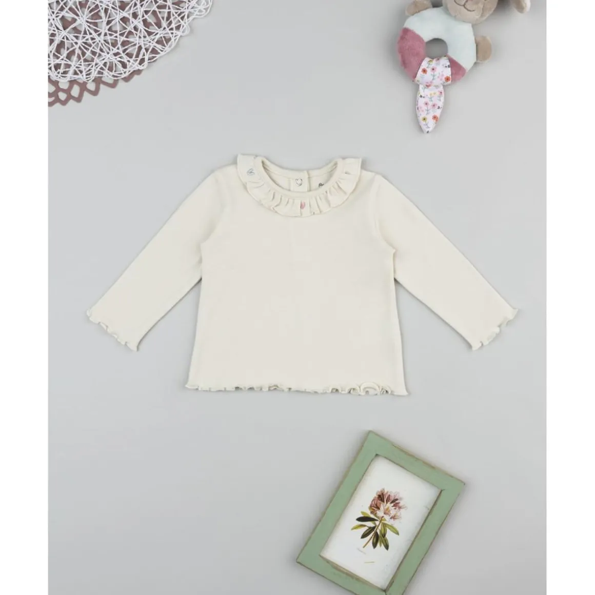 Camiseta bebé beige de canalé