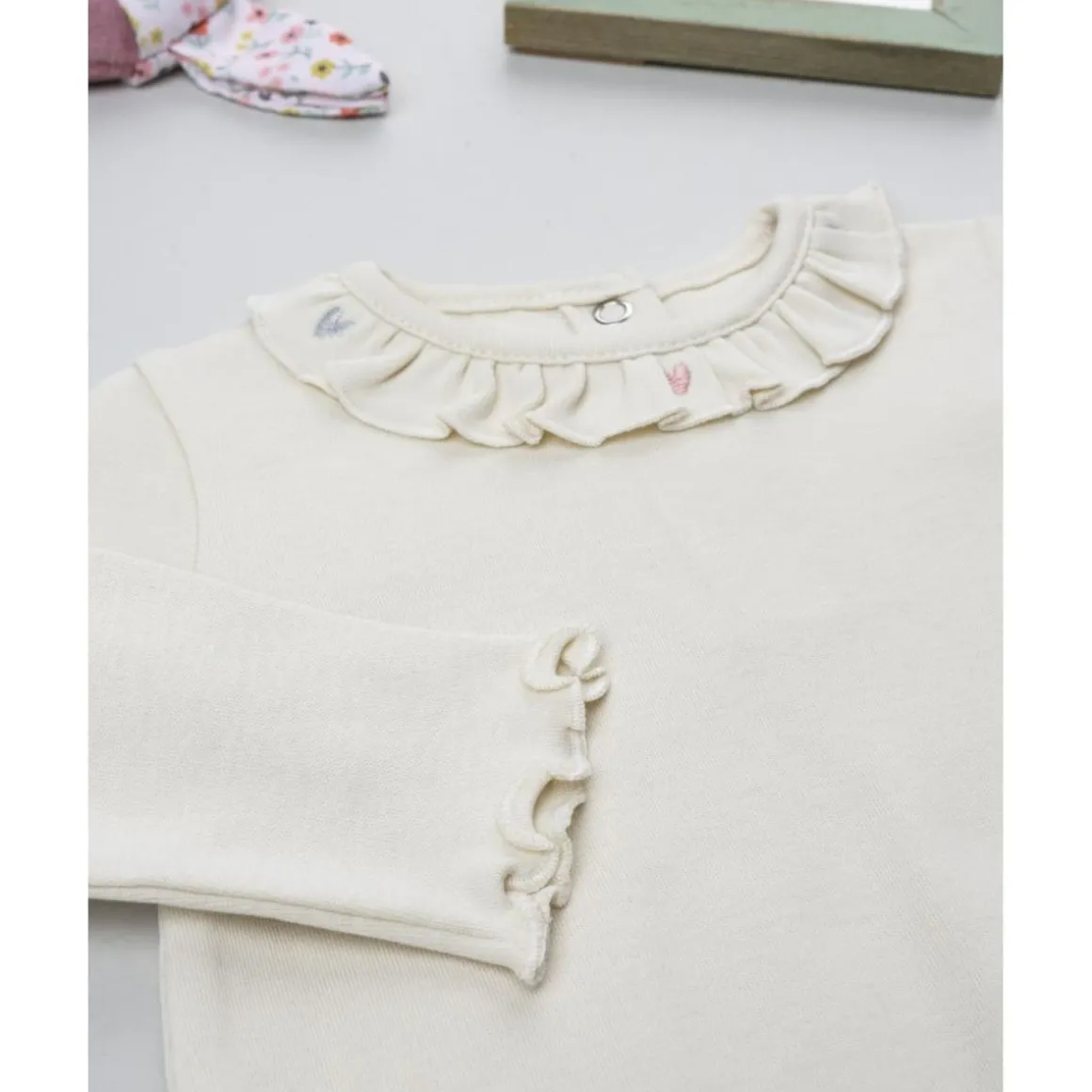 Camiseta bebé beige de canalé