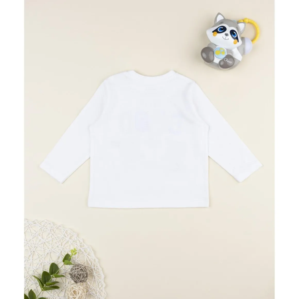 Camiseta blanca con estampado "Feel Good"