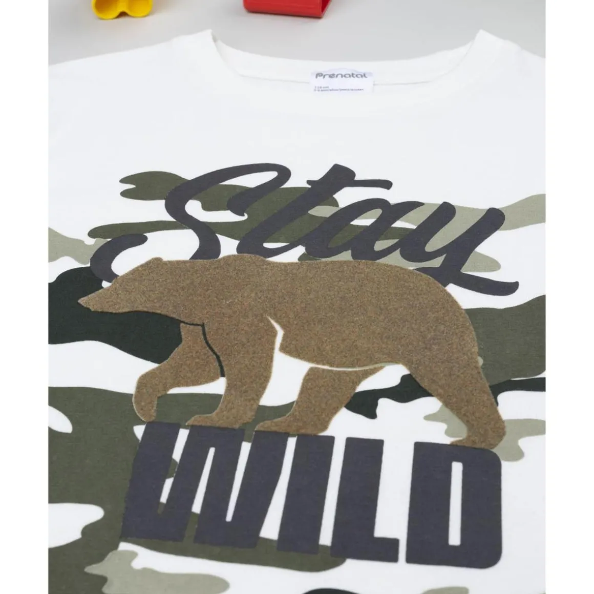 Camiseta blanca de manga larga para niño con estampado de oso