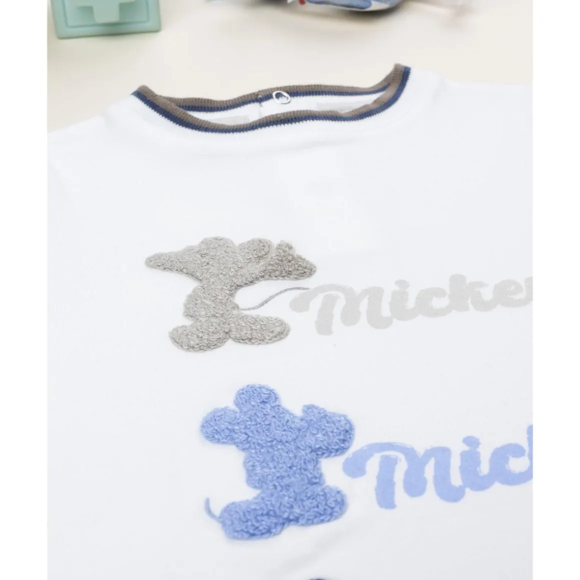 Camiseta blanca de manga larga para niño con Mickey Mouse