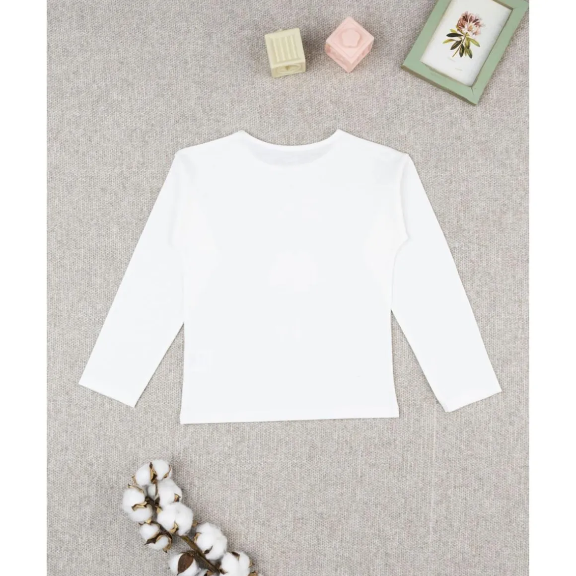 Camiseta de niña blanca con estampado de unicornio