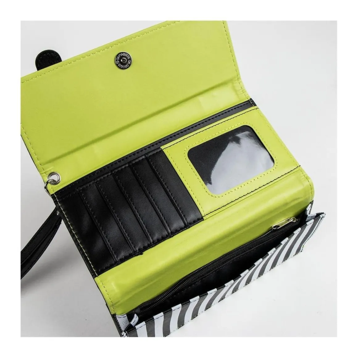 Cartera Beetlejuice