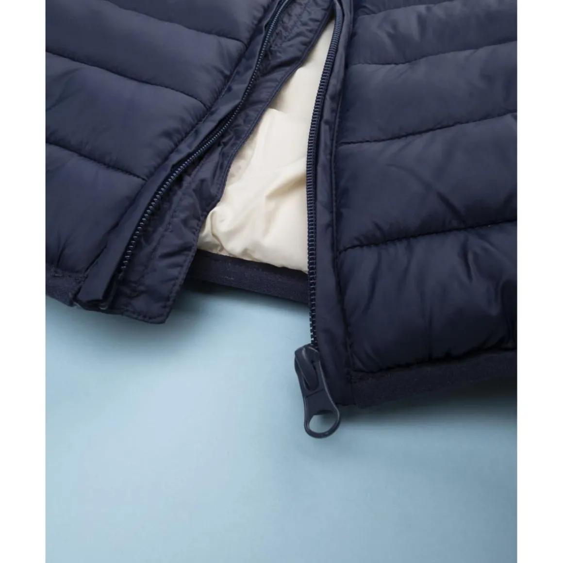 Chaqueta azul niño con material reciclado
