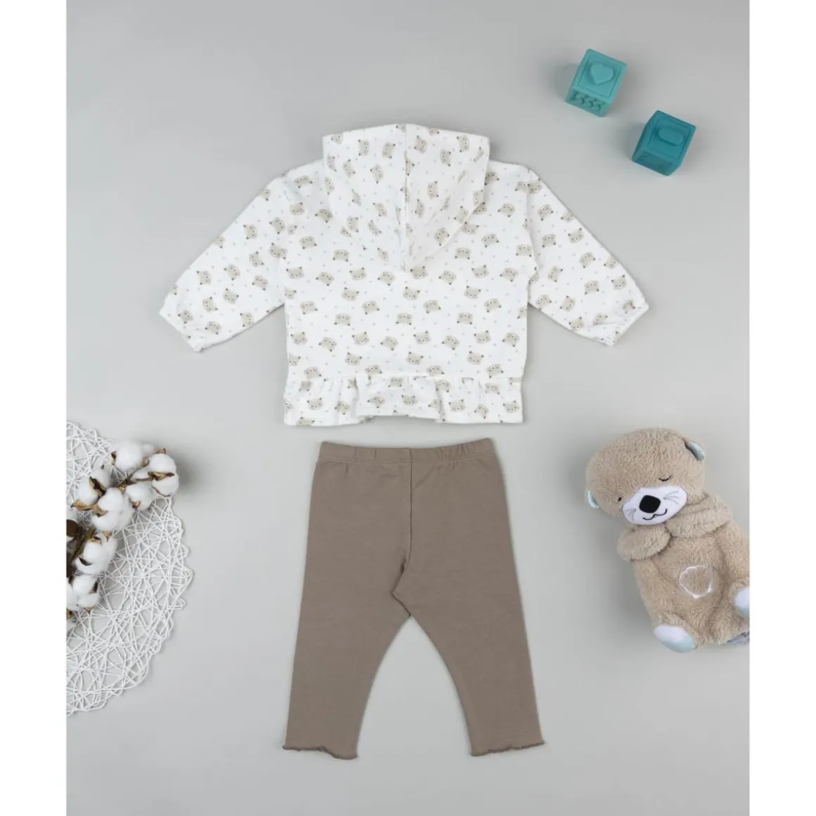 Conjunto de sudadera y leggings de niña con gatitos