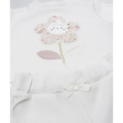 Conjunto dos piezas de bebé con estampado de margarita