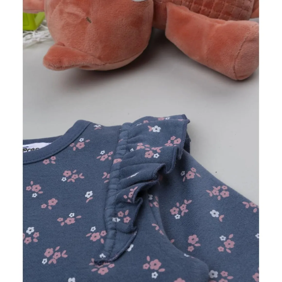 Conjunto niña azul y rosa con flores