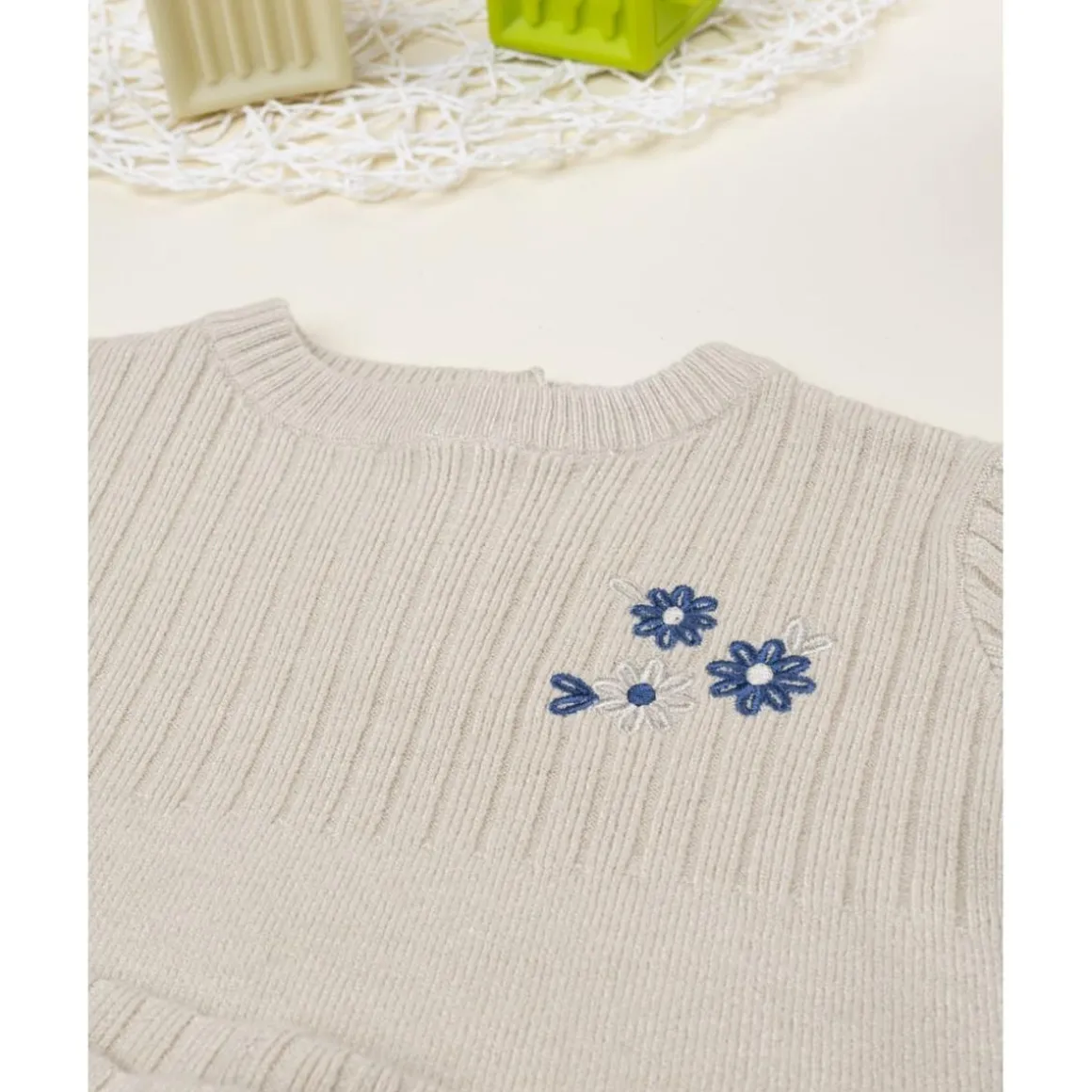 Conjunto tricot niña en tono beige