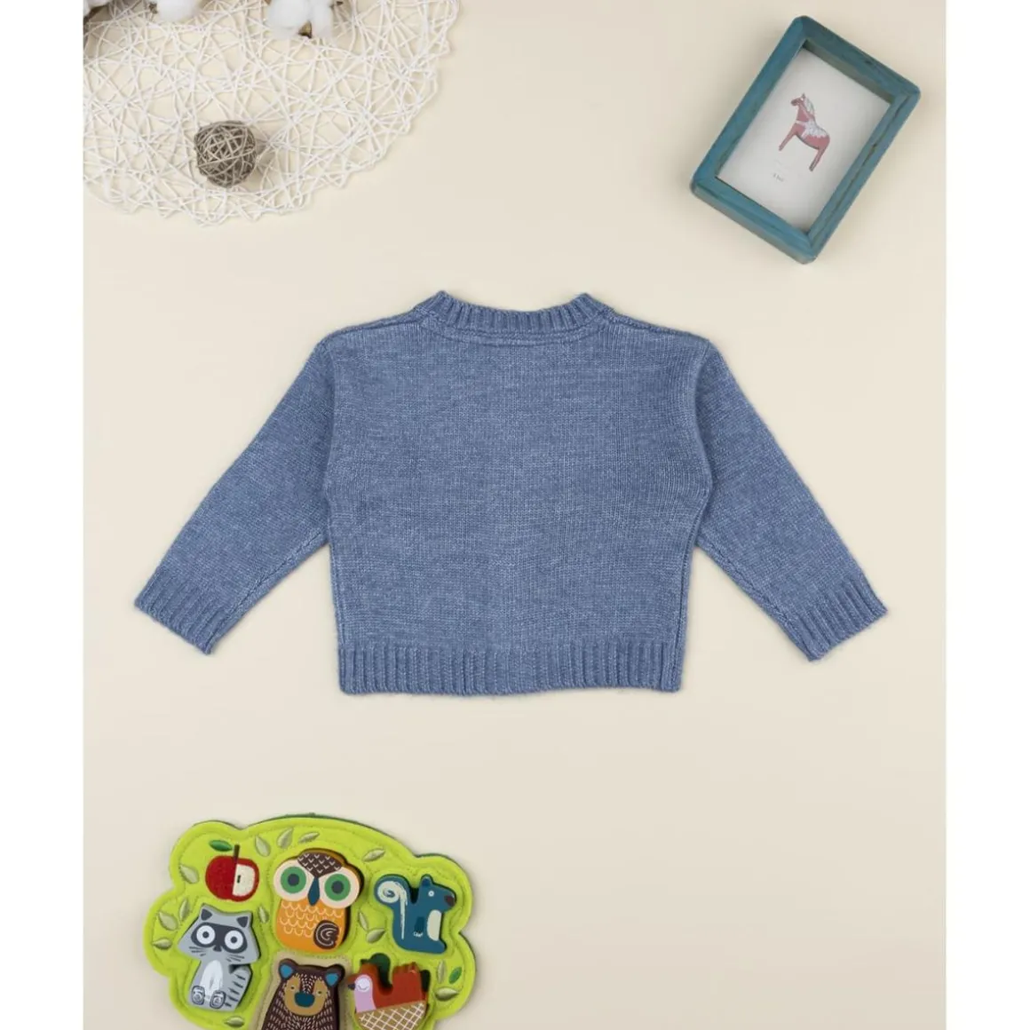 Cárdigan niña azul con bordado floral