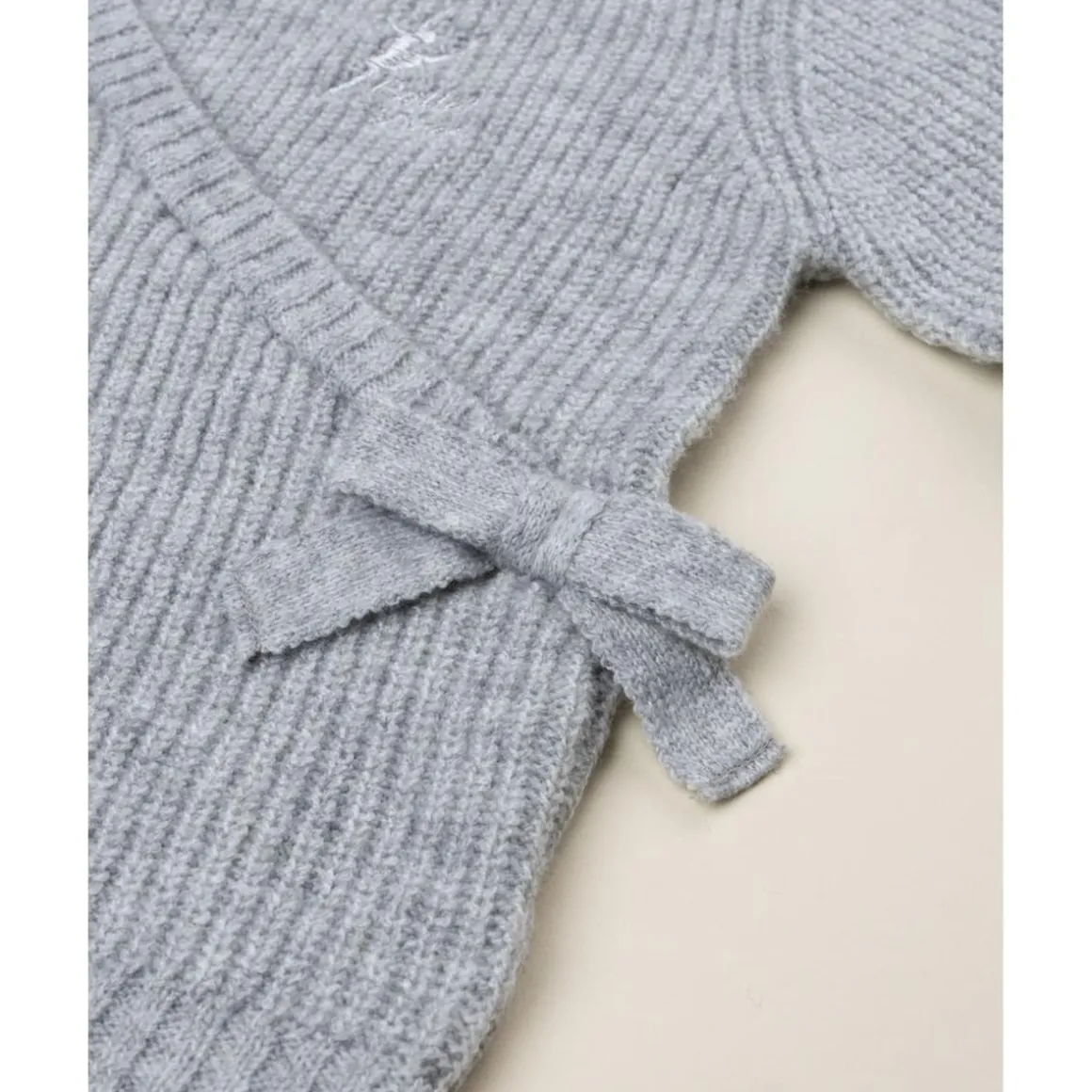 Cárdigan niña gris con lazo
