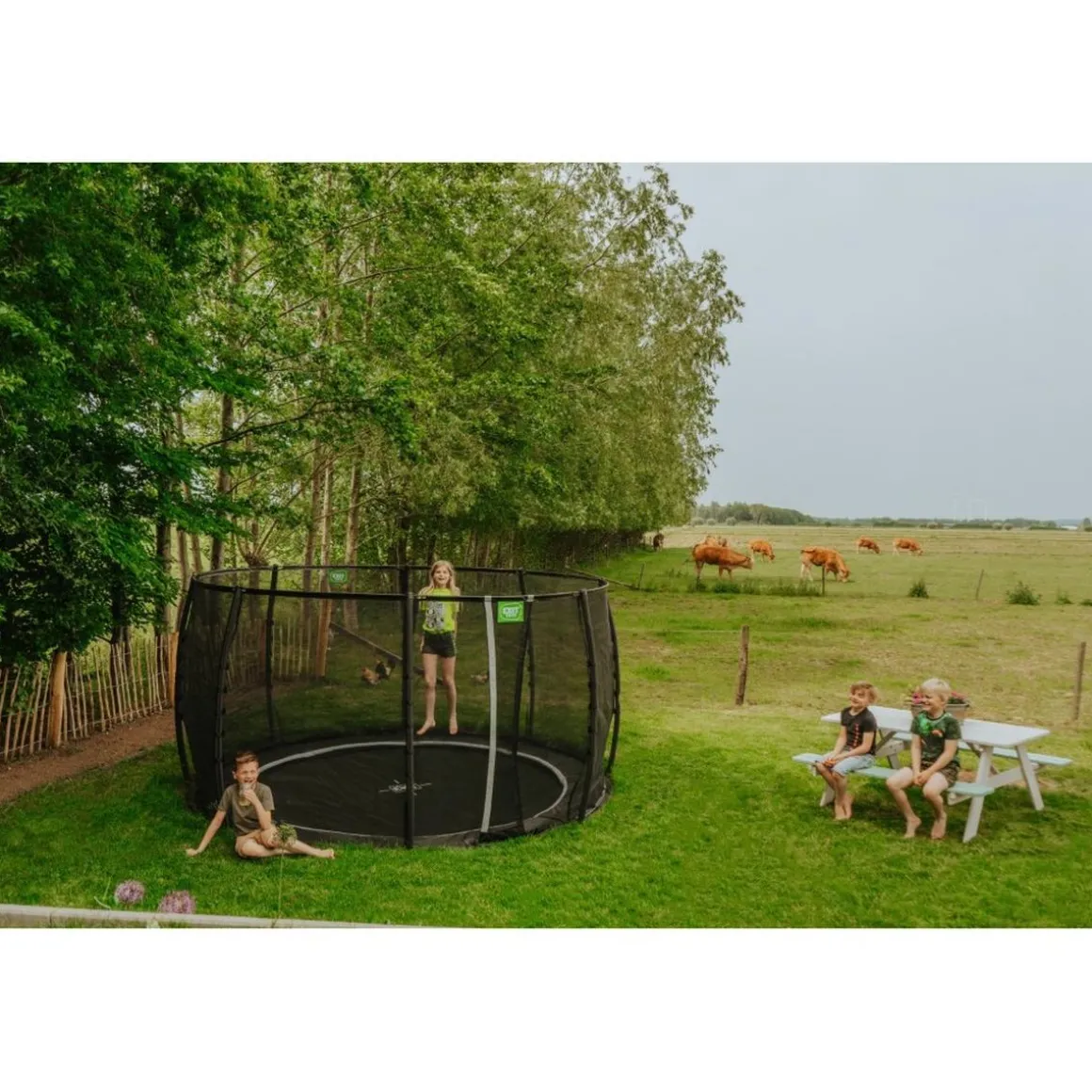 Exit - Cama elástica de suelo Dynamic 366 cm negro con red de seguridad