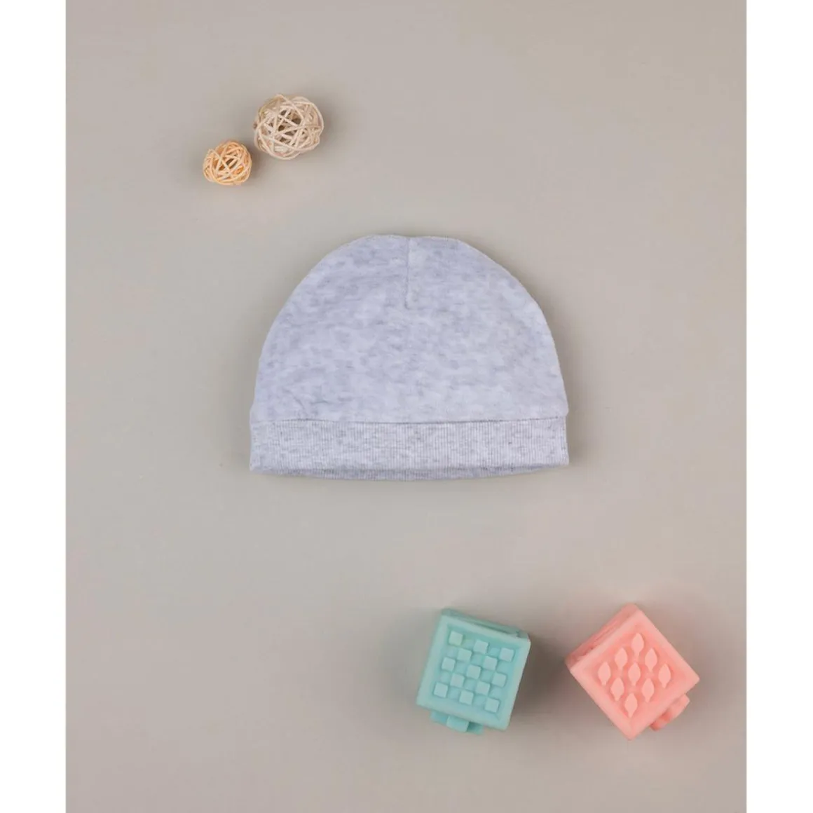 Gorro de chenilla gris claro