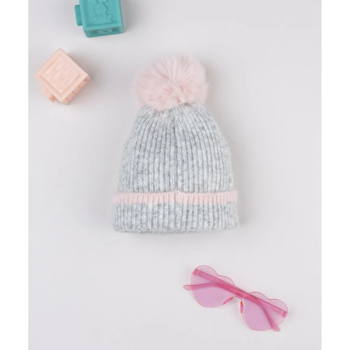 Gorro de punto con pompón Minnie para niña