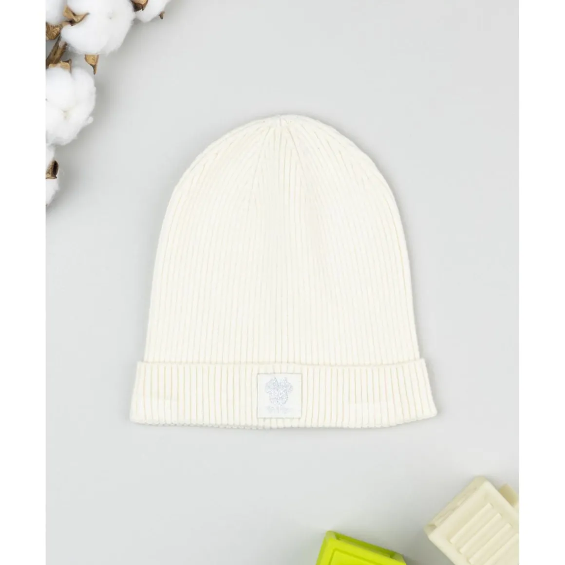 Gorro niña blanco de canalé con Minnie