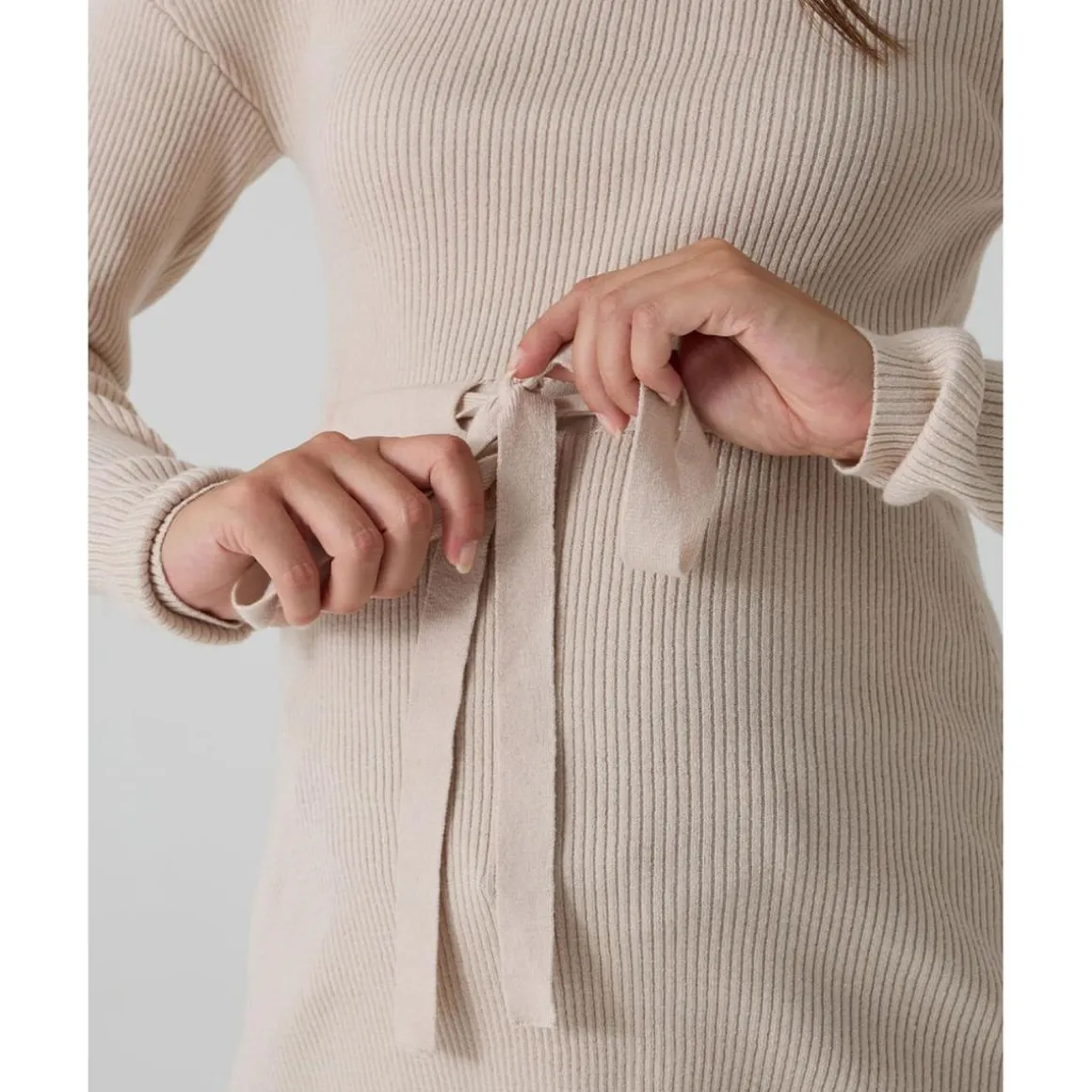 Jersey premamá beige de punto canalé con cordón ajustable