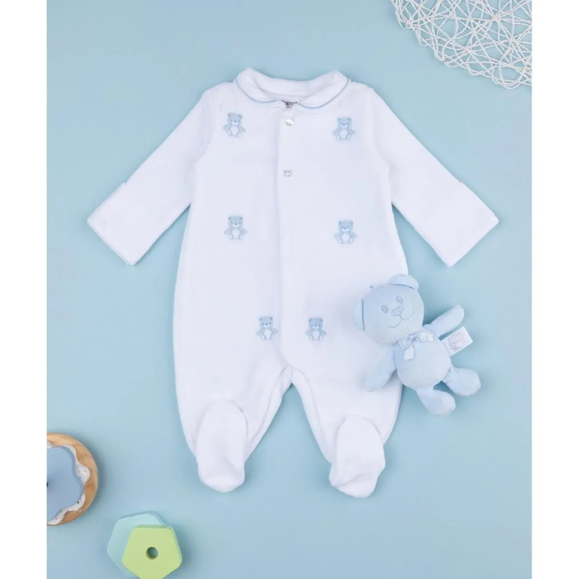 Mameluco de bebé blanco con osito de regalo