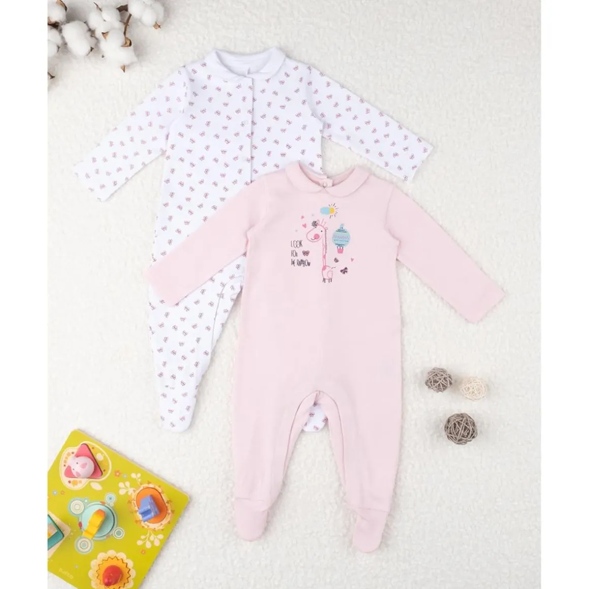 Pack 2 pijamas enterizos de bebé niña con estampado de jirafa