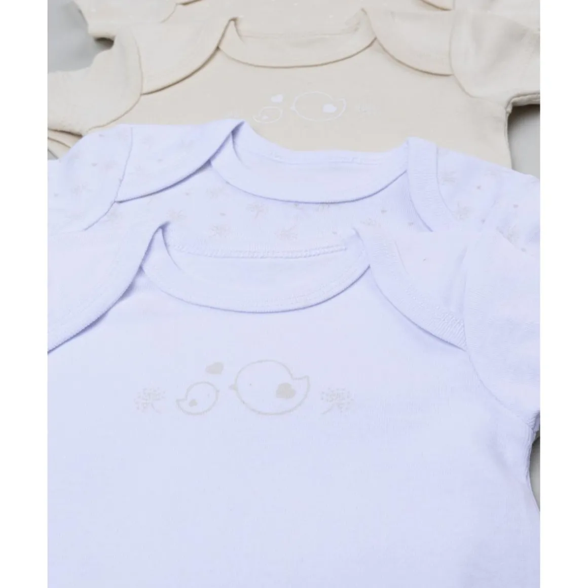 Pack de 5 bodies para reciénita beige y blanco