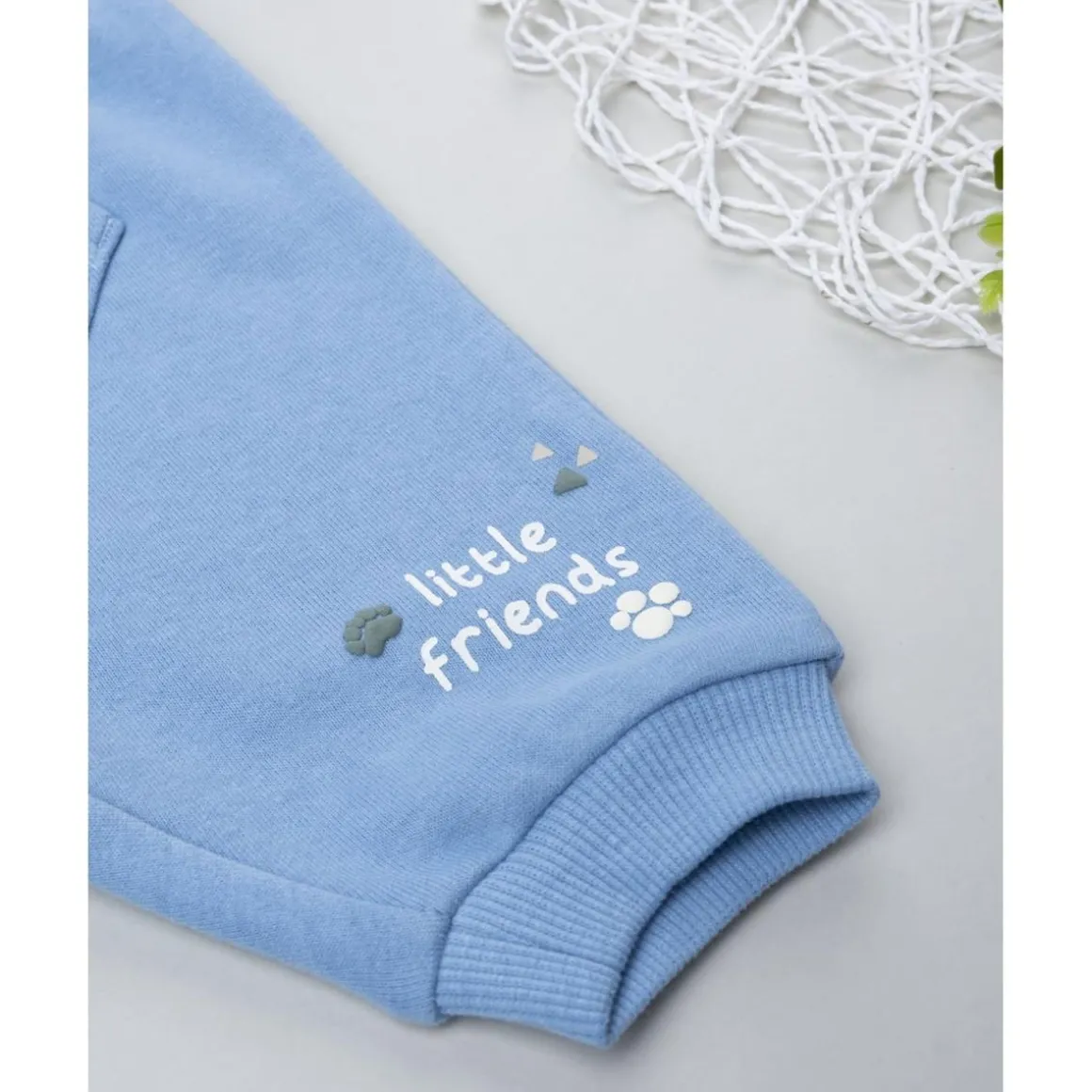 Pantalón de felpa azul claro para niño