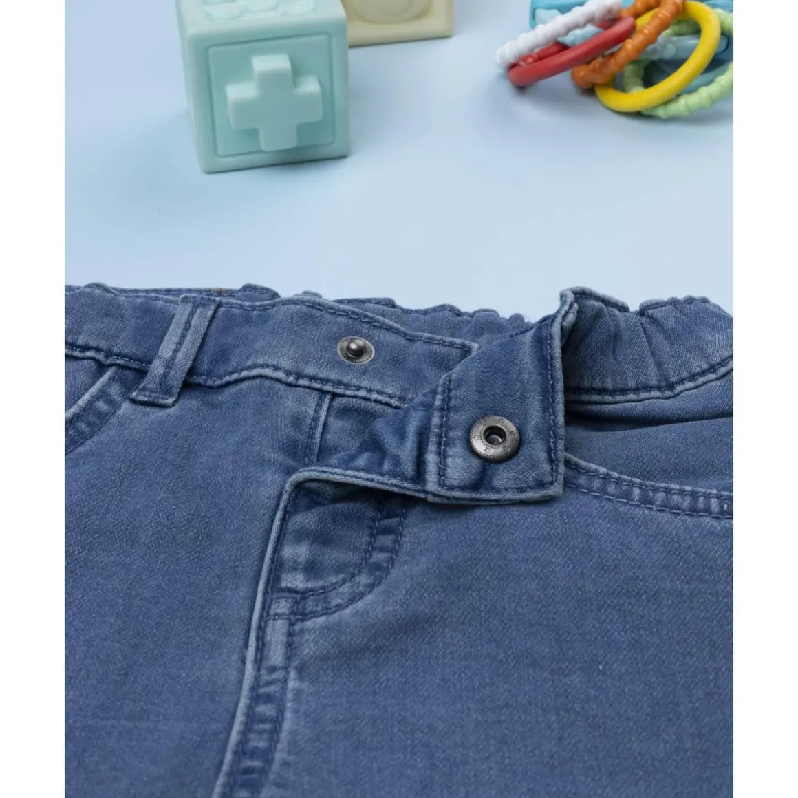 Pantalón denim niño con bordado Dog