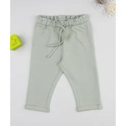 Pantalón niña verde con corazón bordado