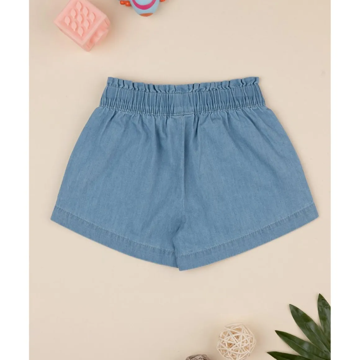 Pantalones cortos de cambray claro niña