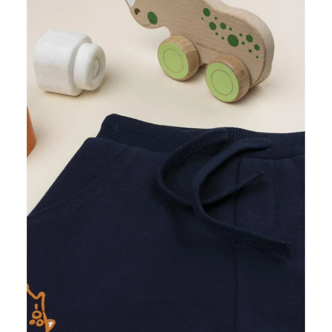 Pantalones niño azul estampado relieve