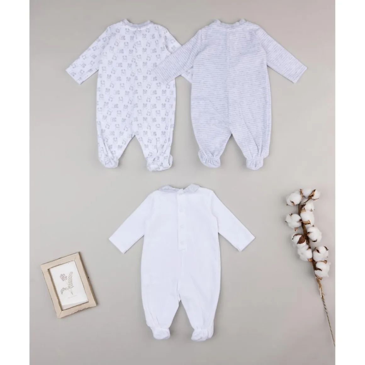 Paquete de 3 pijamas de terciopelo gris y crema