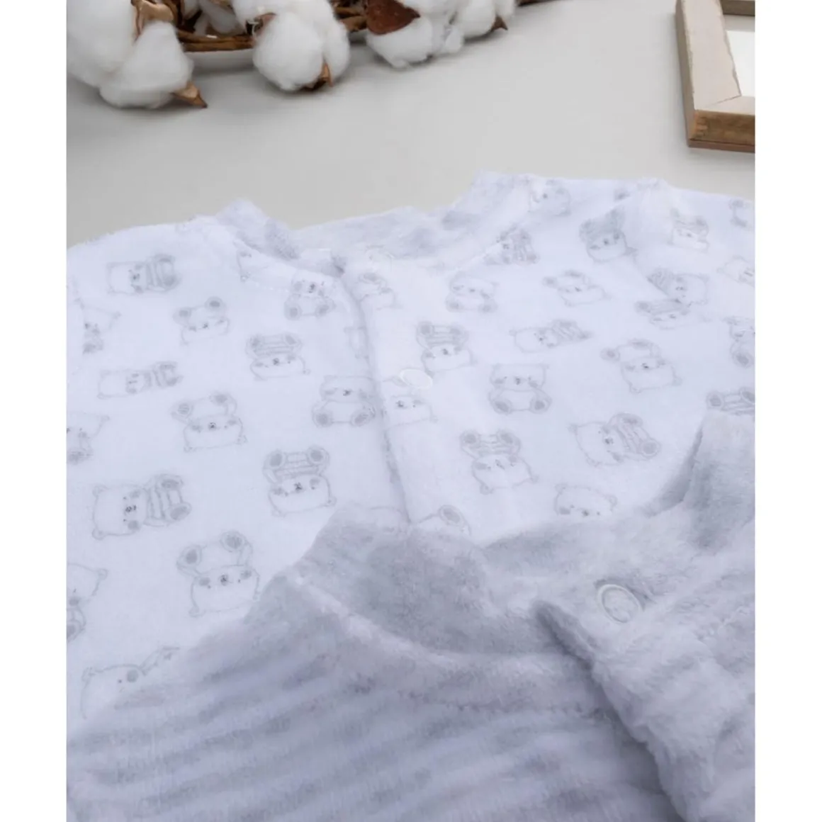 Paquete de 3 pijamas de terciopelo gris y crema