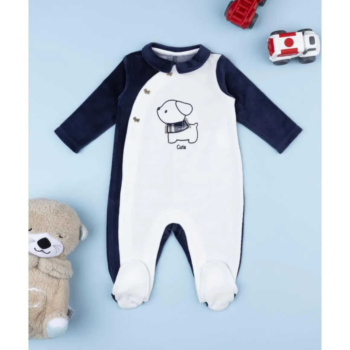 Pelele blanco y azul de niña con perrito