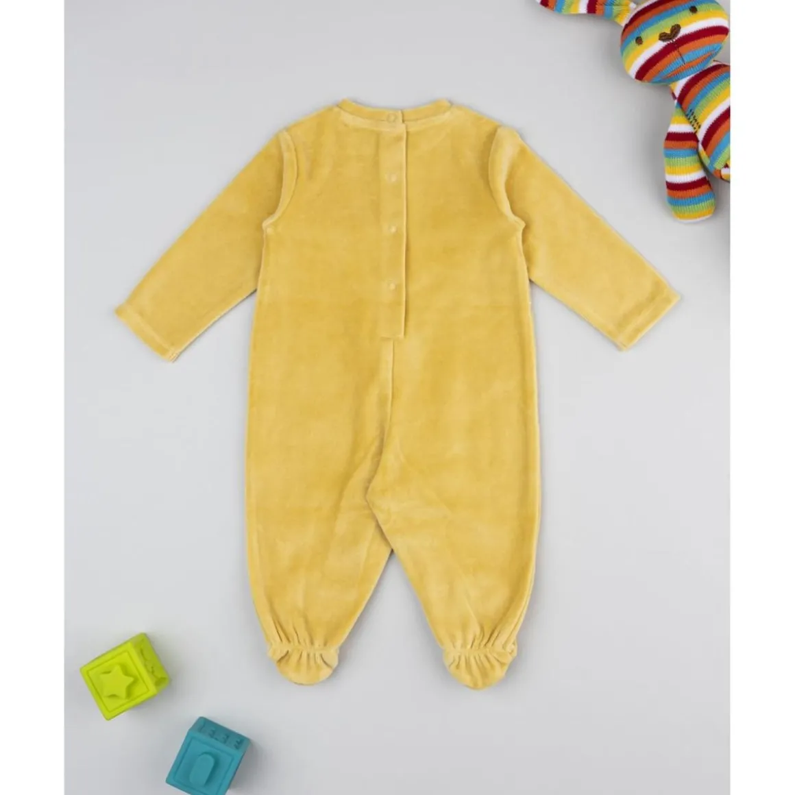 Pijama amarillo de terciopelo con ositos