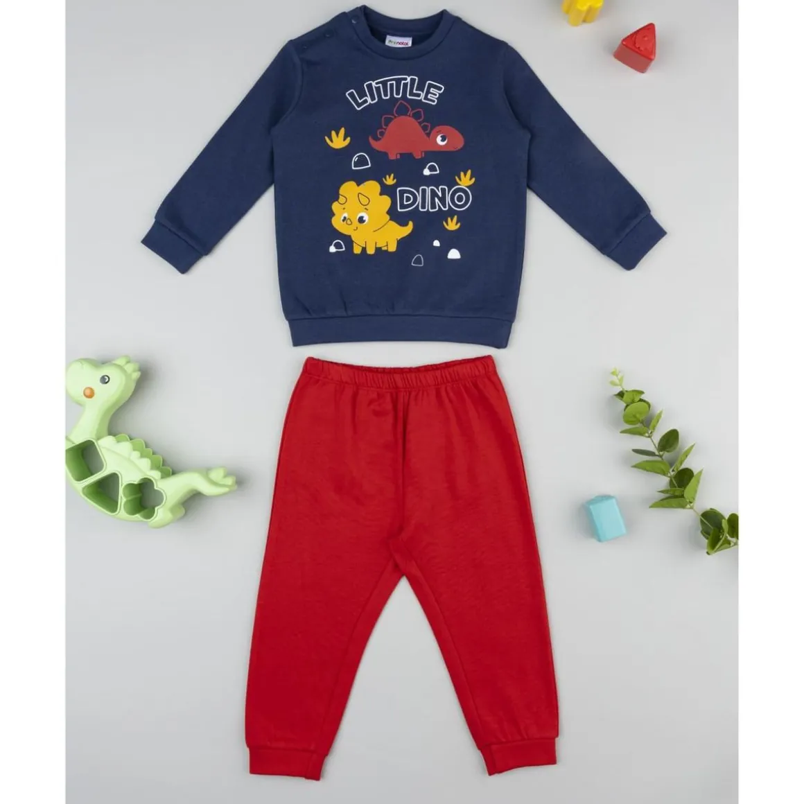 Pijama azul y rojo con dinosaurio para niño