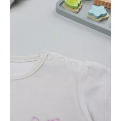 Pijama de niña beige con zorros