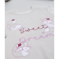Pijama de niña beige con zorros