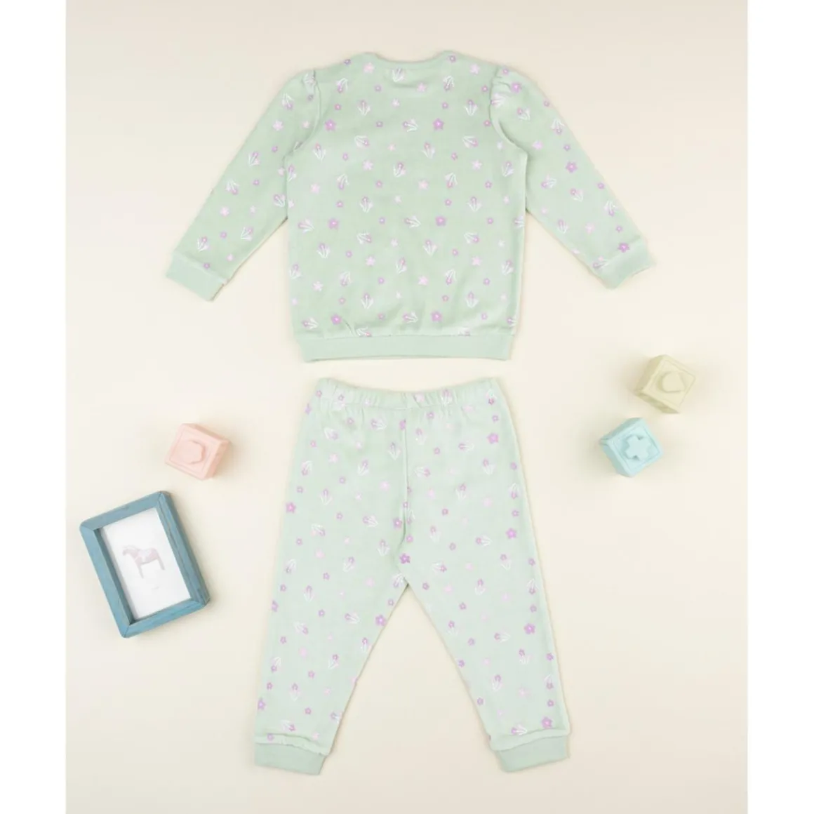 Pijama niña verde con florecitas