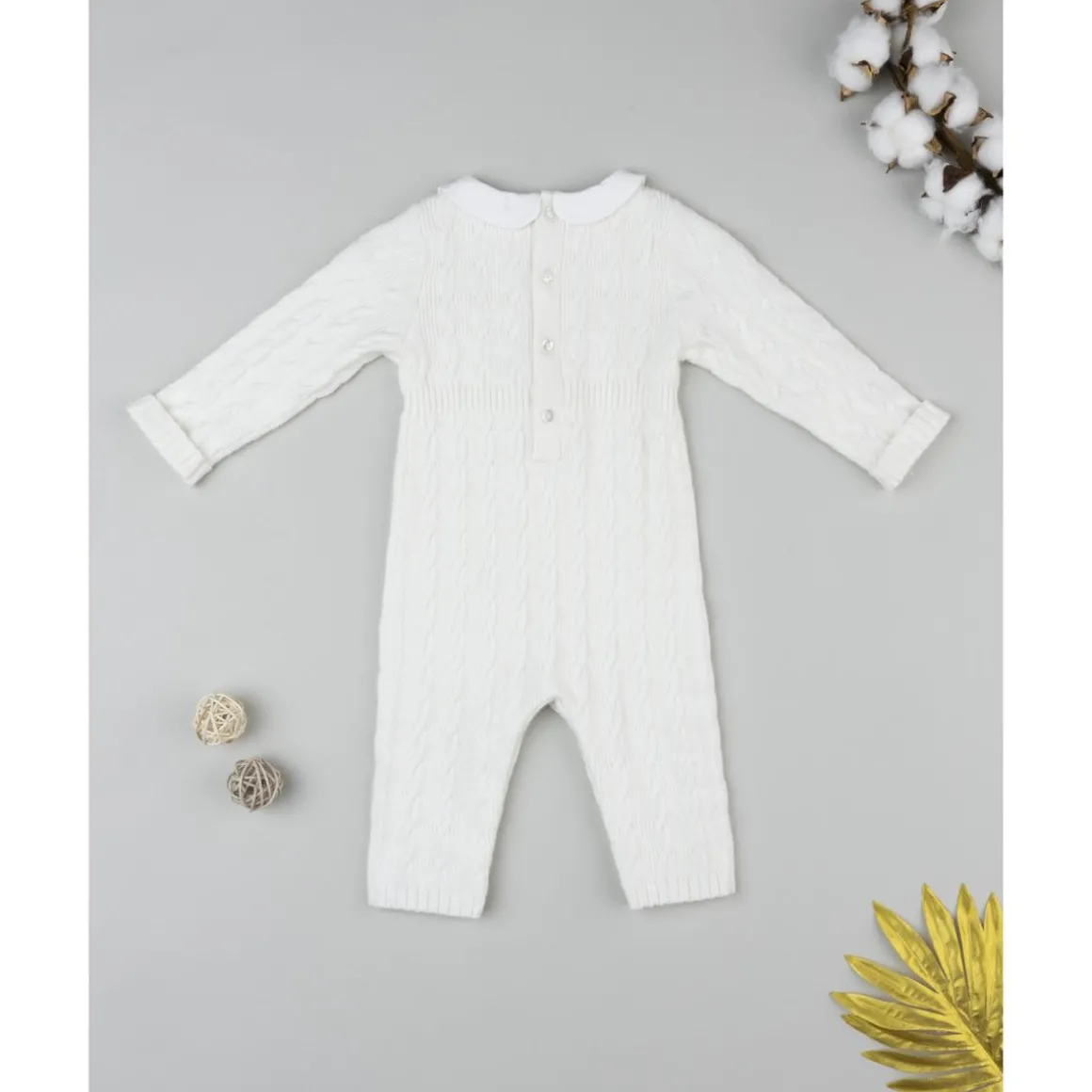 Pijama tricot blanco para recién nacida