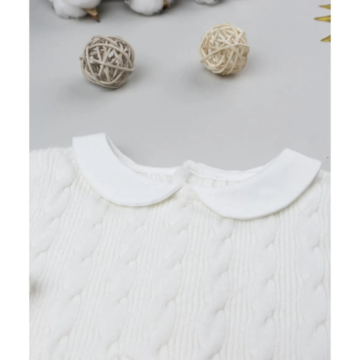 Pijama tricot blanco para recién nacida