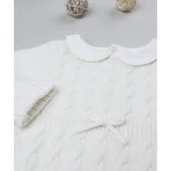Pijama tricot blanco para recién nacida