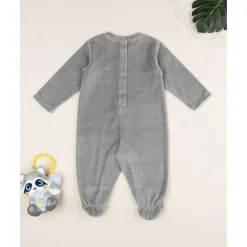 Pijama verde oscuro de terciopelo con leoncitos