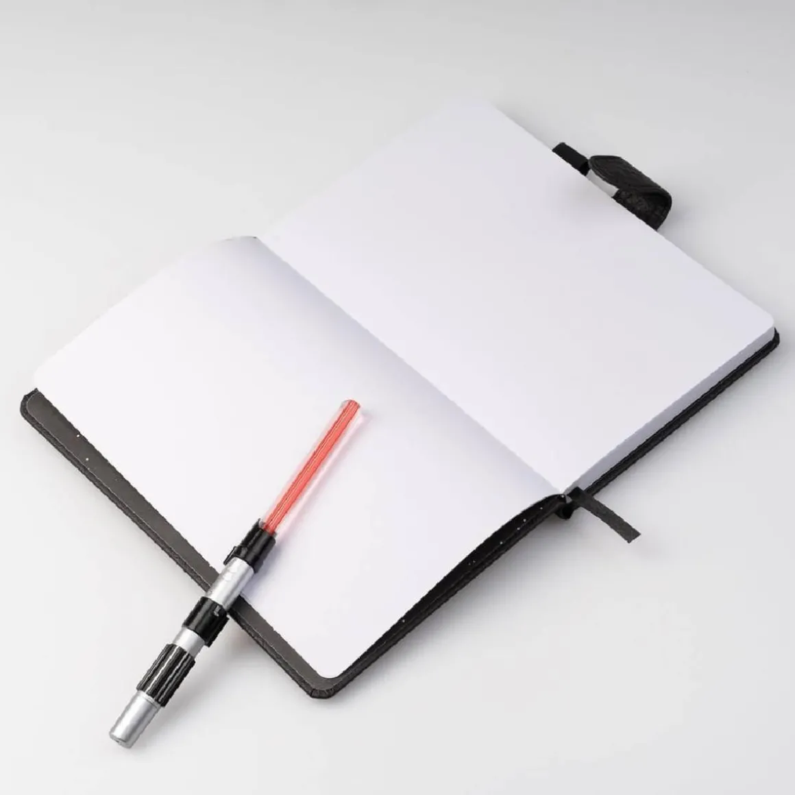 Star Wars - Cuaderno A5 + Bolígrafo sable Darth Vader