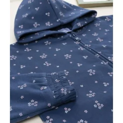 Sudadera azul con flores allover para niña