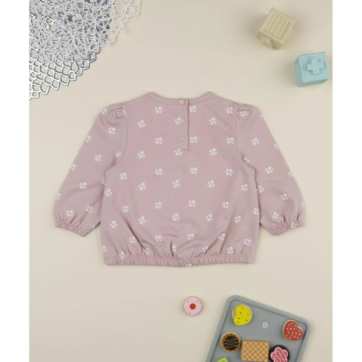 Sudadera niña rosa con flores blancas