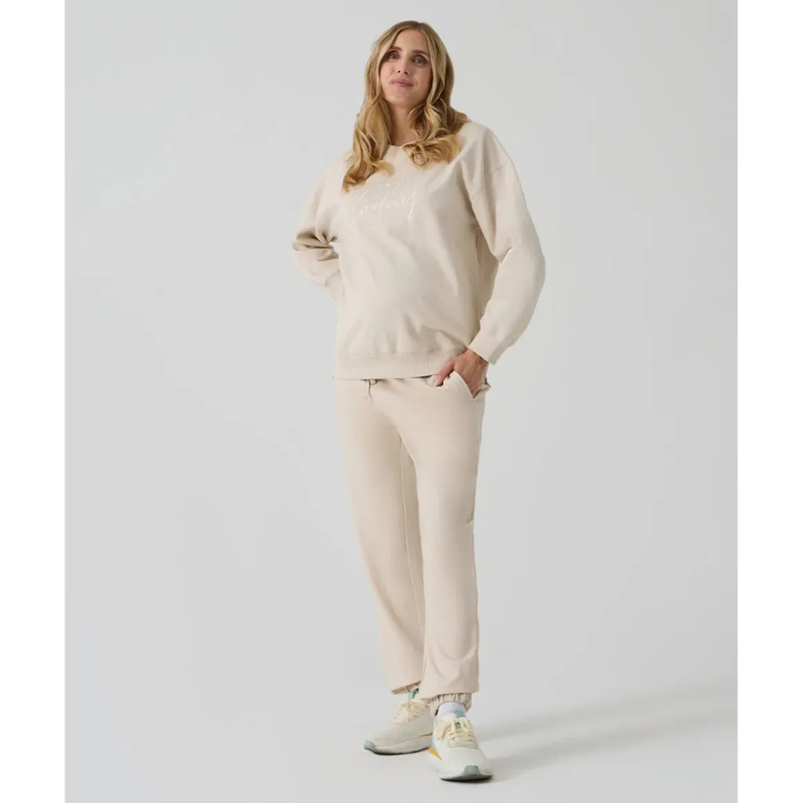Sudadera premamá crudo con bordado